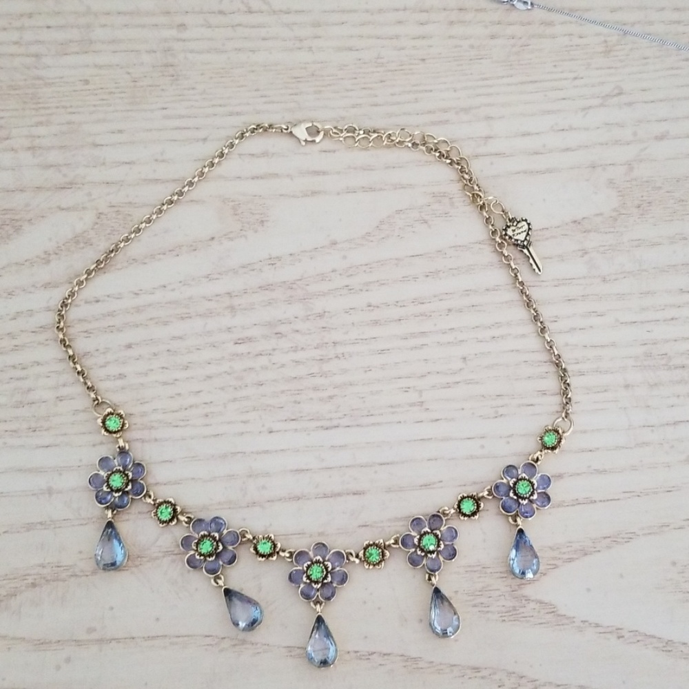 Betsey johnson necklace